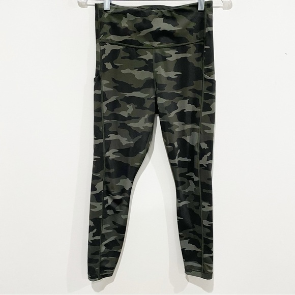 ATHLETA Ultimate Camo 7/8 Tight Leggings Olive Stash Pockets Active Size Small - Picture 2 of 16